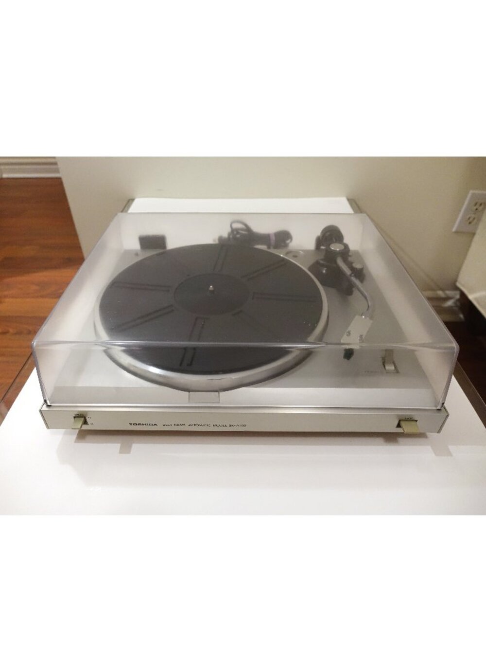 Toshiba SR-A102 Belt Drive Turntable with Brand New Empire Stylus